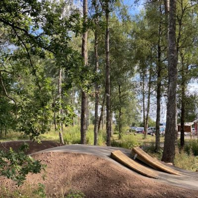 Hopp – Mösseberg MTB Arena Hopp för mountainbike i två svårighetsgrader i MTB arena